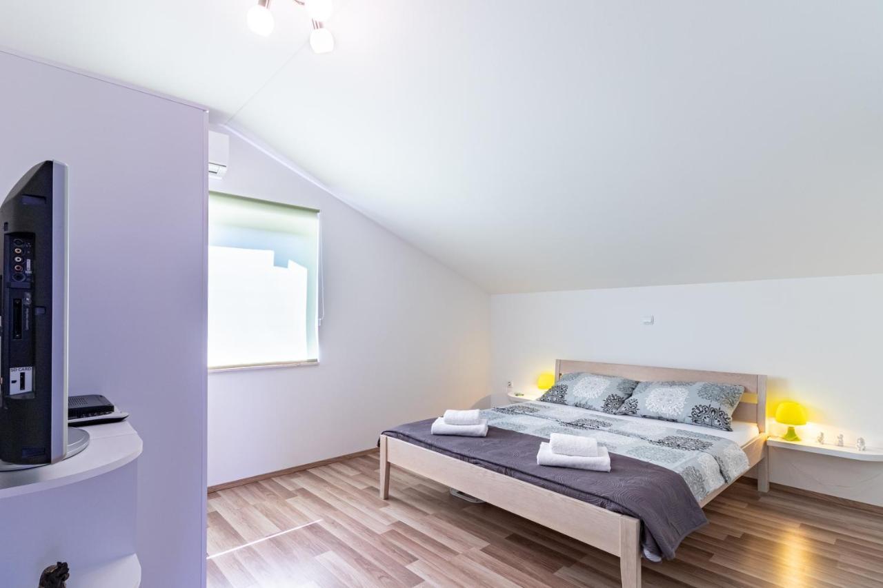 Apartments With A Parking Space Bilice, Krka - 13545 시베니크 외부 사진